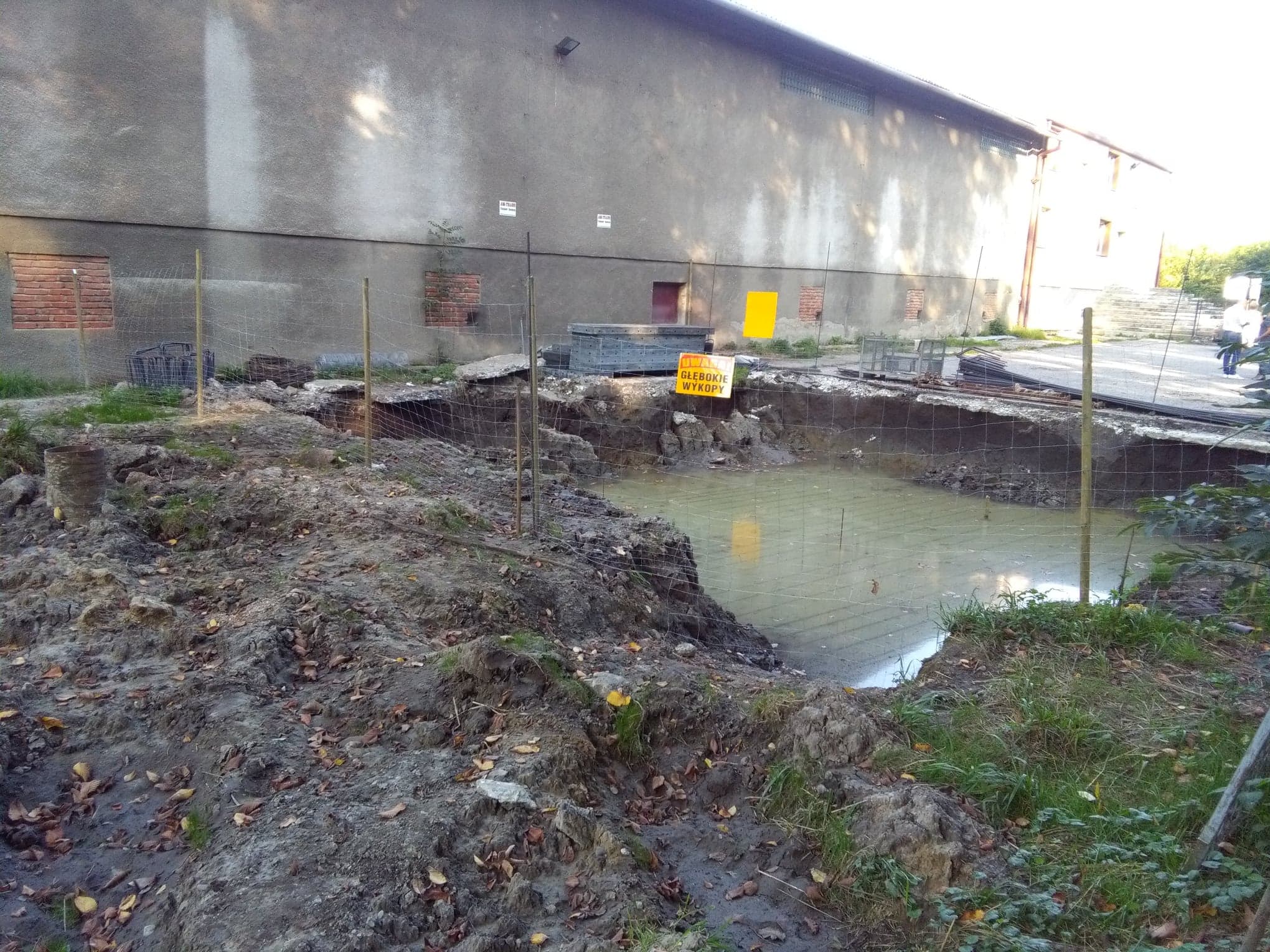 Wykop pod fundament masztu w Ostrowie